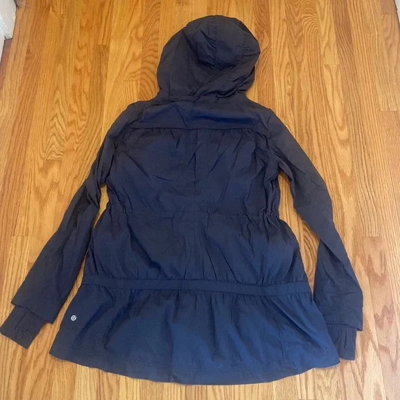 Lululemon athletica hooded anorak jacket - size 8 - Picture 5 of 5